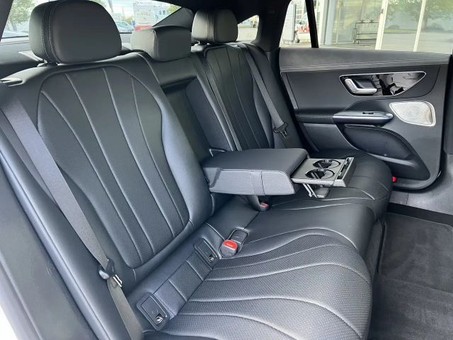 Mercedes-Benz EQE 300 Electric Art Sedan