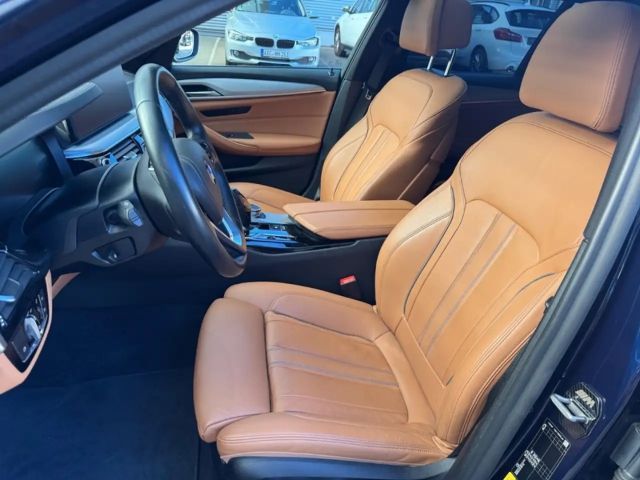 BMW 530 xe LASER+LEDER+HUD+ACC+PANO+DAB+BT+MFL+AHK+