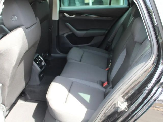 Skoda Octavia Essence TSI