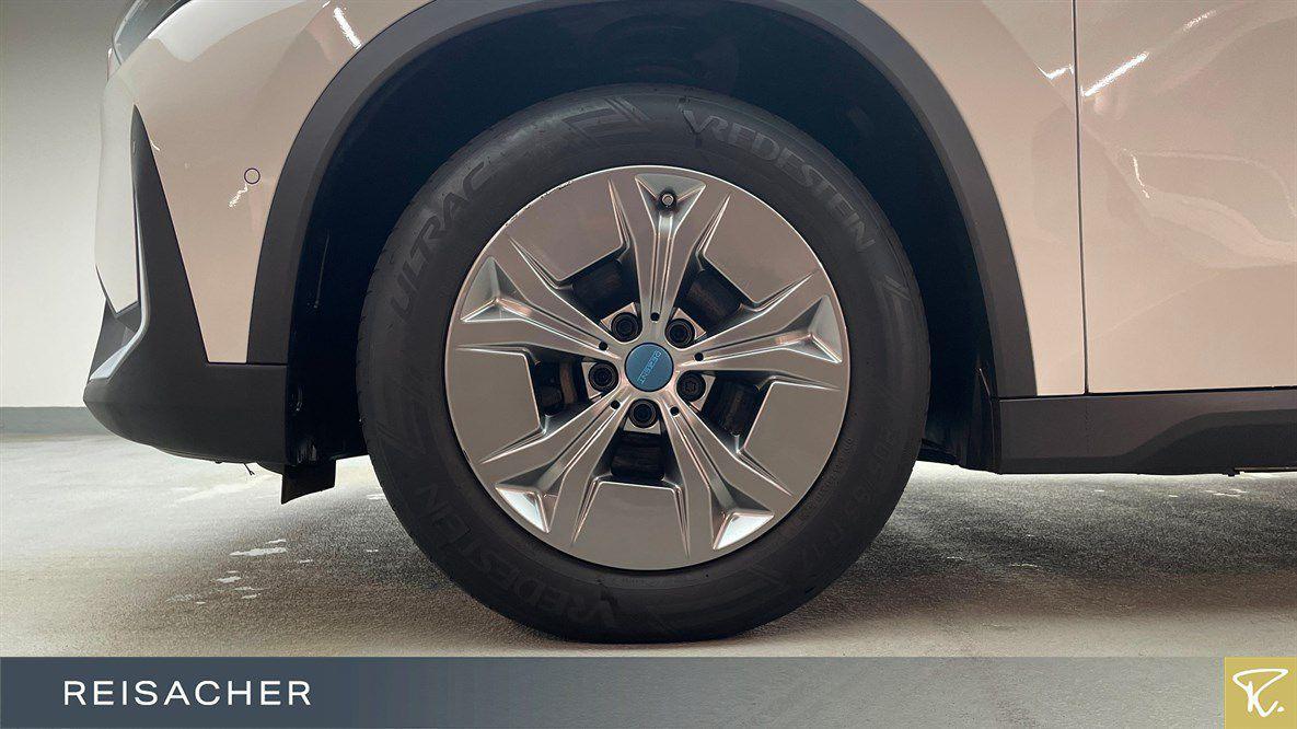 BMW iX1 xDrive30
