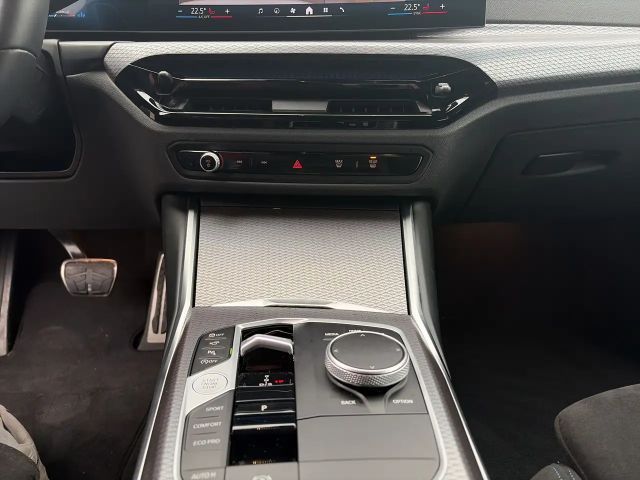 BMW 320 320i M-Sport Sedan