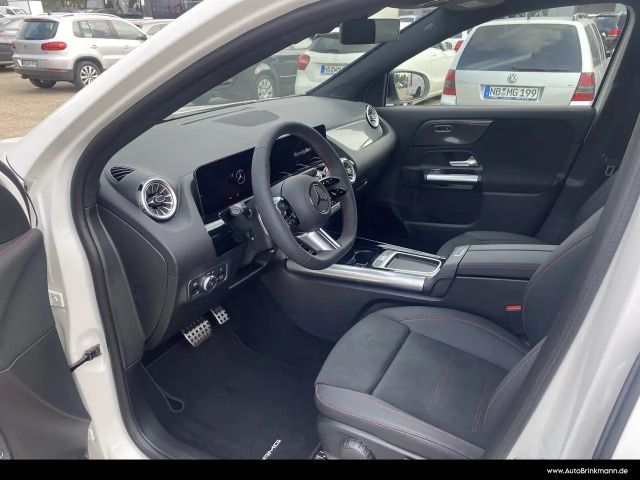 Mercedes-Benz GLA 180 AMG Line