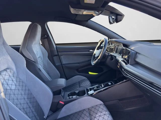 Volkswagen Golf 1.5 eTSI DSG Golf VIII R-Line