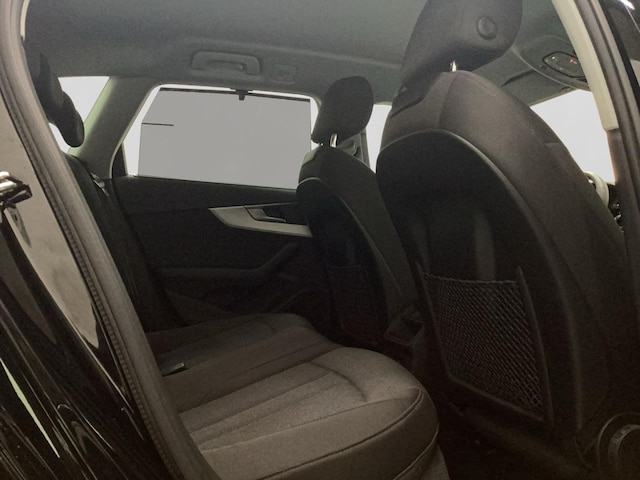 Audi A4 40 TFSI Avant S-Tronic