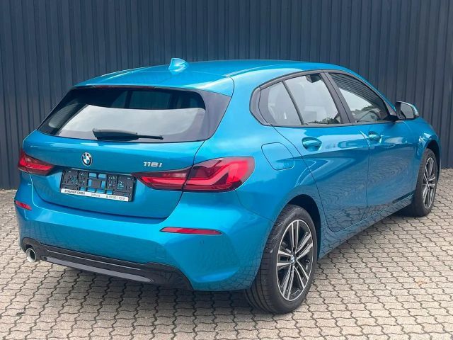 BMW 116 116i 5-deurs Sedan