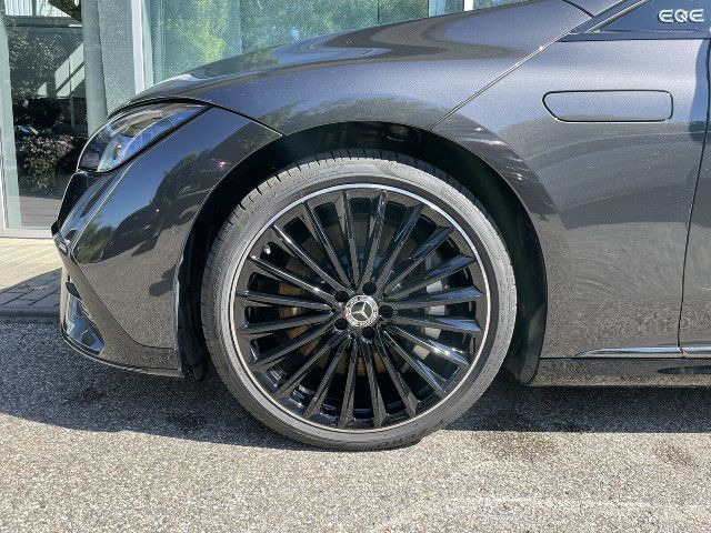 Mercedes-Benz EQE 300 Sedan