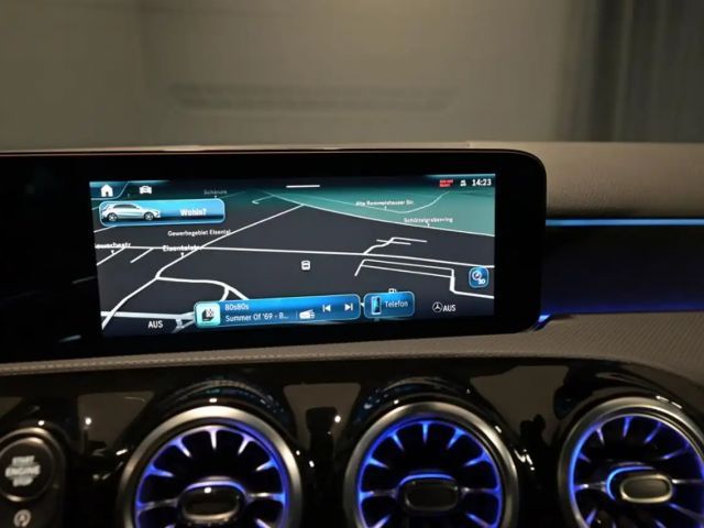 Mercedes-Benz A 250 4MATIC AMG Line