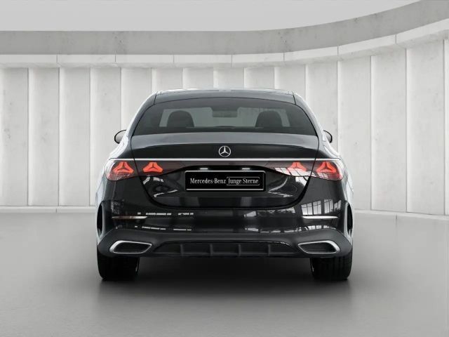 Mercedes-Benz E 220 AMG Line E 220 d Sedan