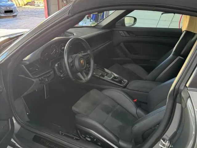Porsche 992 4 Cabrio GTS Targa