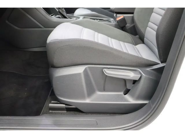 Volkswagen Touran 1.5 TSI DSG R-Line