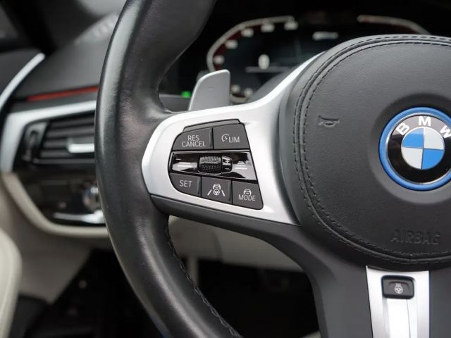 BMW 530 530e M-Sport Sedan