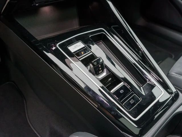 Volkswagen Golf 1.5 eTSI DSG