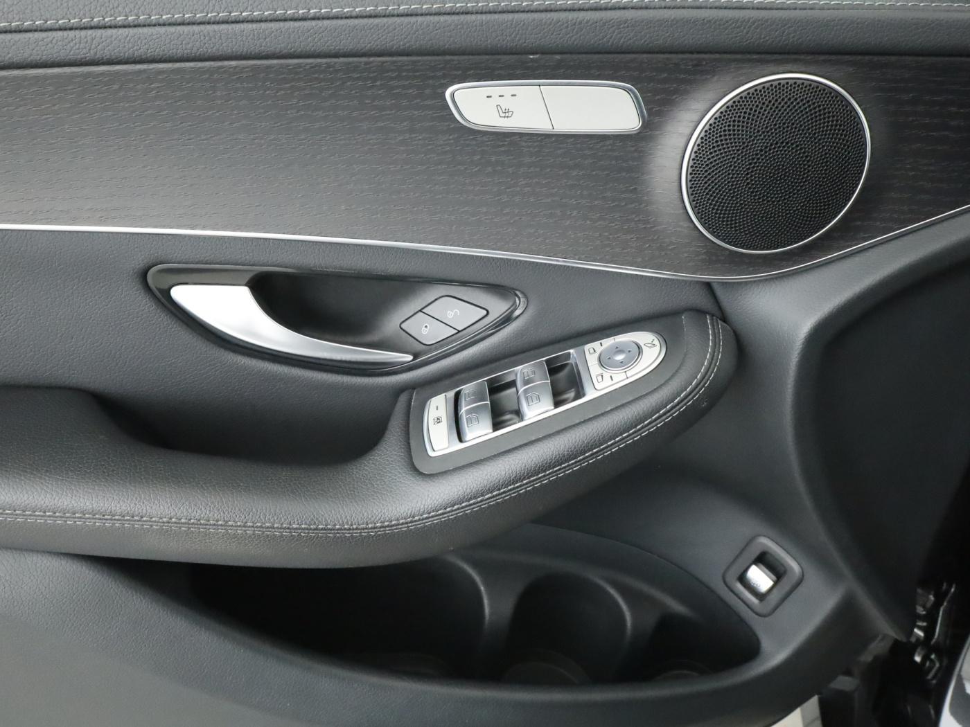 Mercedes-Benz GLC 300 4MATIC AMG Line