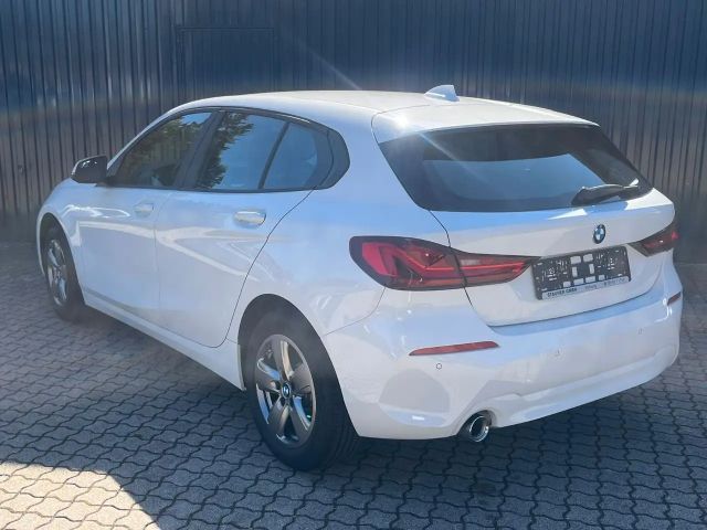 BMW 118 118i 5-deurs Sedan