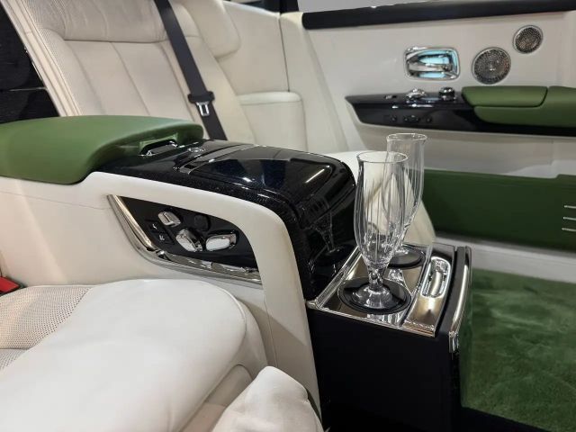 Rolls-Royce Phantom Extended (EWB) "The Connoisseur"