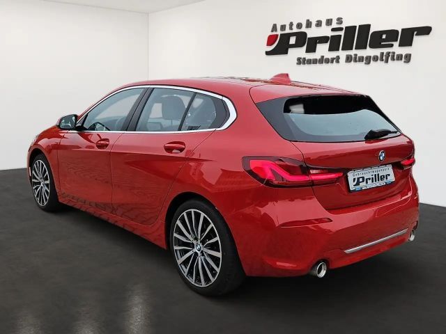 BMW 120 120d Luxury Line Sedan xDrive