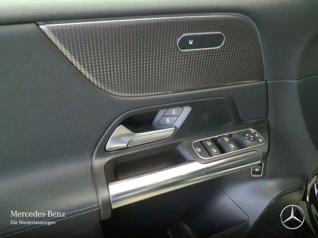 Mercedes-Benz B 180 Progressive Sedan