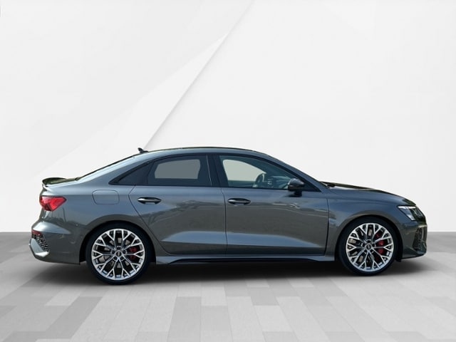 Audi RS3 Quattro S-Tronic Sedan