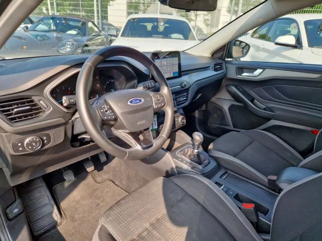 Ford Focus Cool & Connect EcoBoost Wagon