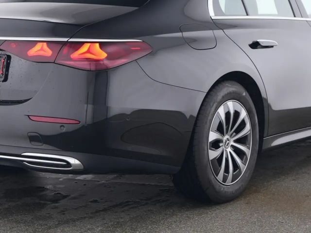 Mercedes-Benz E 220 AVANTGARDE E 220 d Sedan