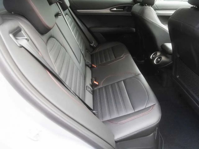 Alfa Romeo Stelvio AT8 Q4 Turbo