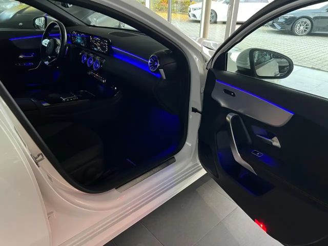 Mercedes-Benz A 250 A 250 e AMG Line