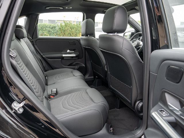 Mercedes-Benz B 180 Sedan