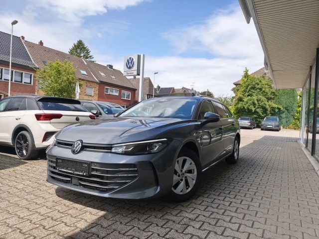 Volkswagen Passat 1.5 eTSI Business Variant