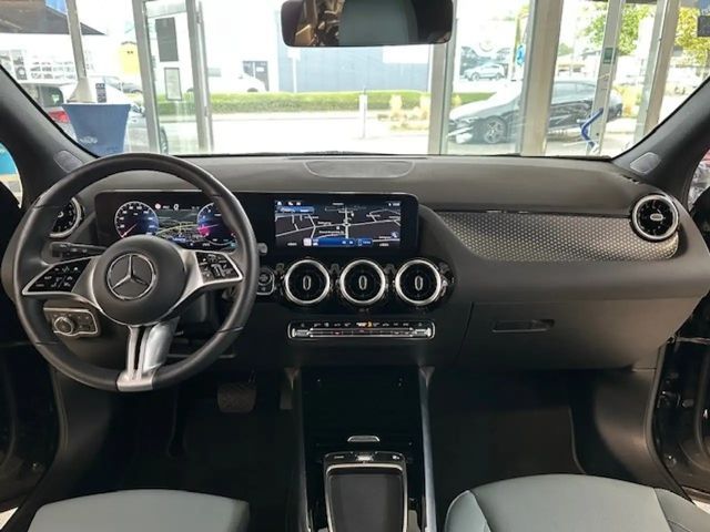 Mercedes-Benz GLA 200 Modelljahr2025+Night+Fondsitze verstellbar+AHK+DIS