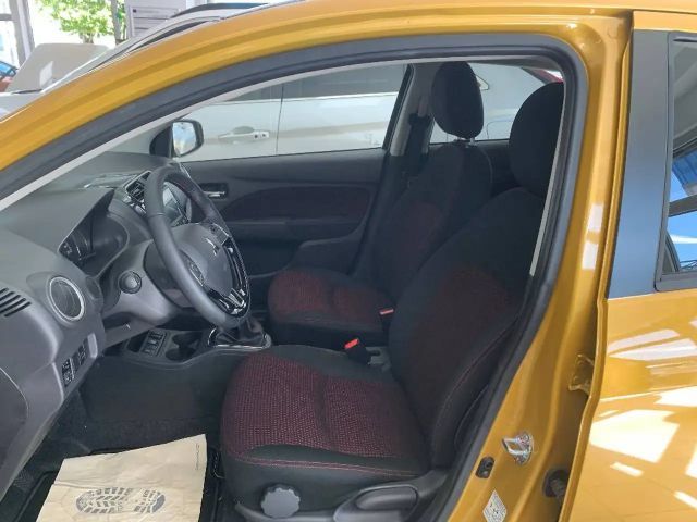 Mitsubishi Space Star Star