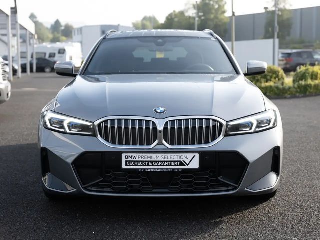 BMW 330 330d M-Sport Touring xDrive