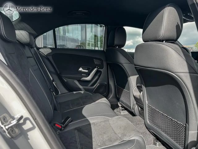 Mercedes-Benz A 200 AMG Line
