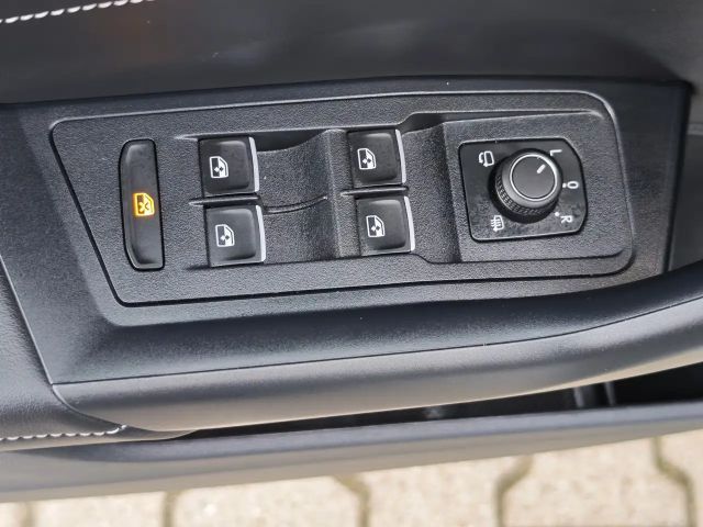 Volkswagen T-Roc 1.5 TSI DSG R-Line