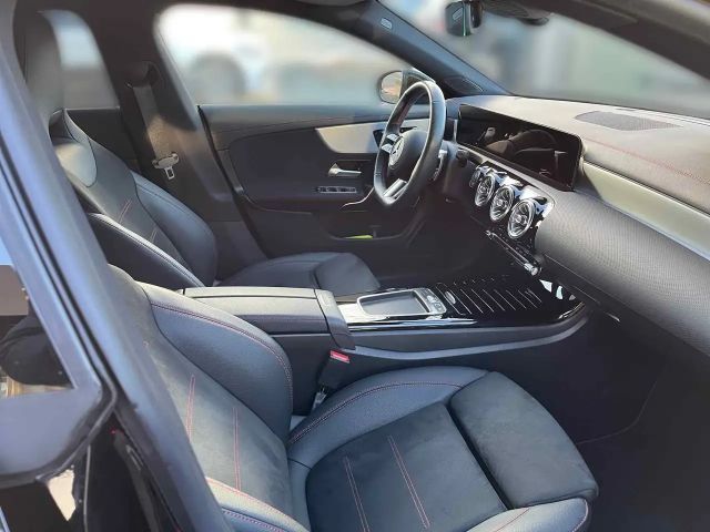 Mercedes-Benz CLA 200 AMG Line Shooting Brake