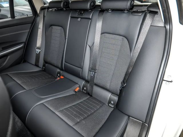 BMW 330 330e xDrive