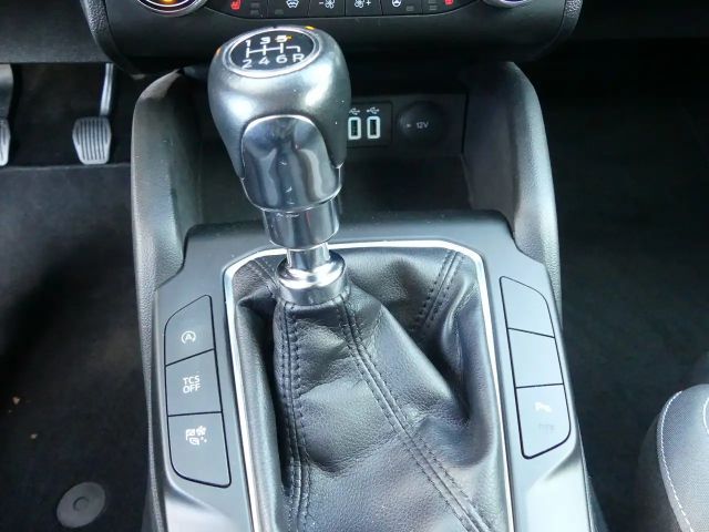 Ford Focus Lim5trg Navi/RFK/WinterPaket+Ski-Durchlade