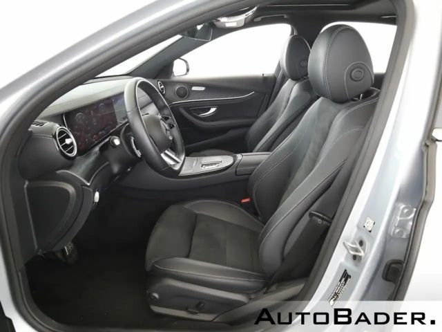 Mercedes-Benz E 300 AMG Line E 300 e Sedan