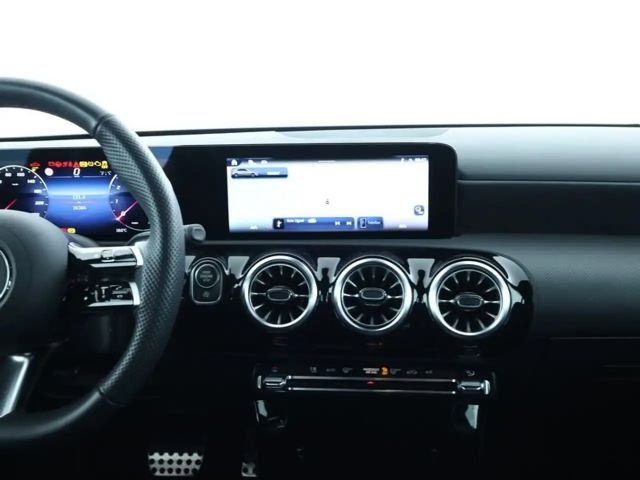 Mercedes-Benz A 200 AMG Line