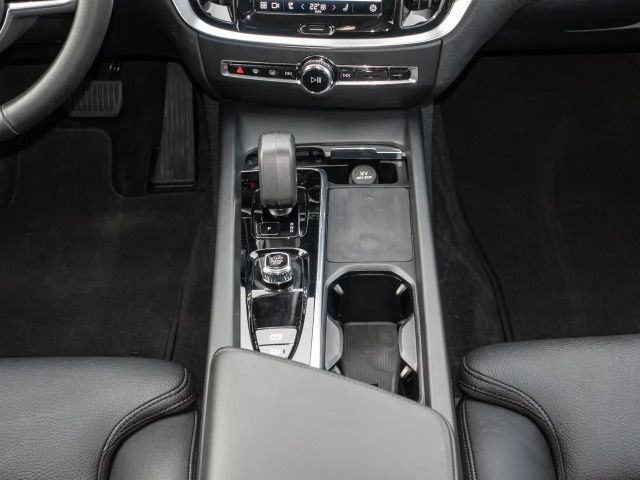 Volvo V60 Cross Country AWD Plus