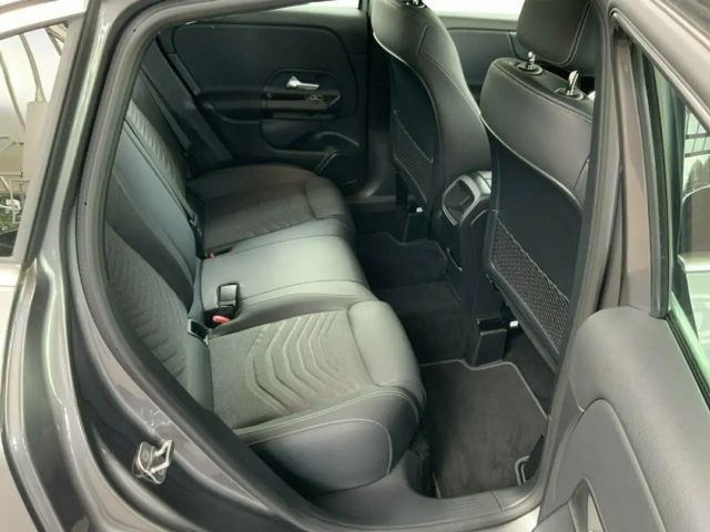 Mercedes-Benz GLA 180 Leder el.Heck KAM PDC SpurH Navi AUT