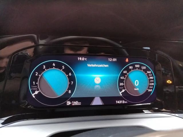 Volkswagen Golf 1.5 TSI Life Variant