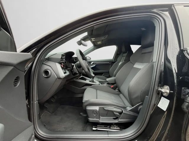 Audi A3 30 TFSI Sedan