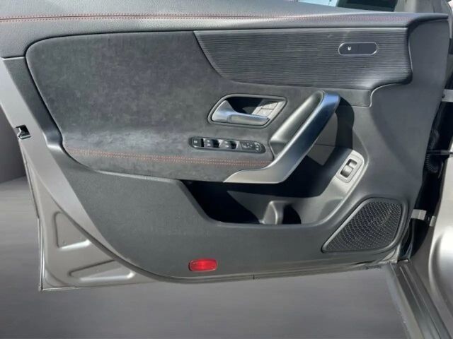 Mercedes-Benz CLA 180 AMG Line Shooting Brake