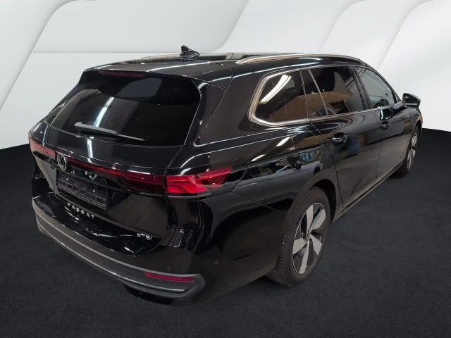 Volkswagen Passat 1.5 eTSI Business DSG