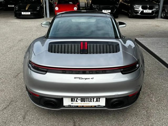 Porsche 992 4 Cabrio Targa