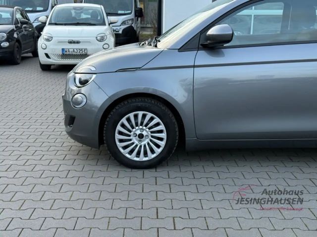 Fiat 500e +Keyless+Klimaaut.+Rückfahrkam.+PDC+Sitzheiz.