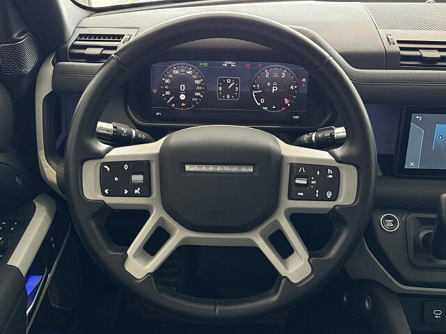 Land Rover Defender 110 SE