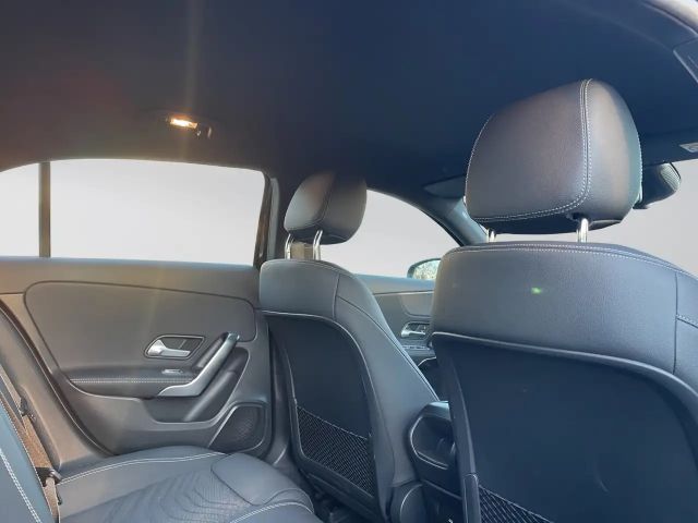 Mercedes-Benz A 180 A 180 Advanced AUTO*LED*RFK*MBUX*LENKRADHEIZUNG*