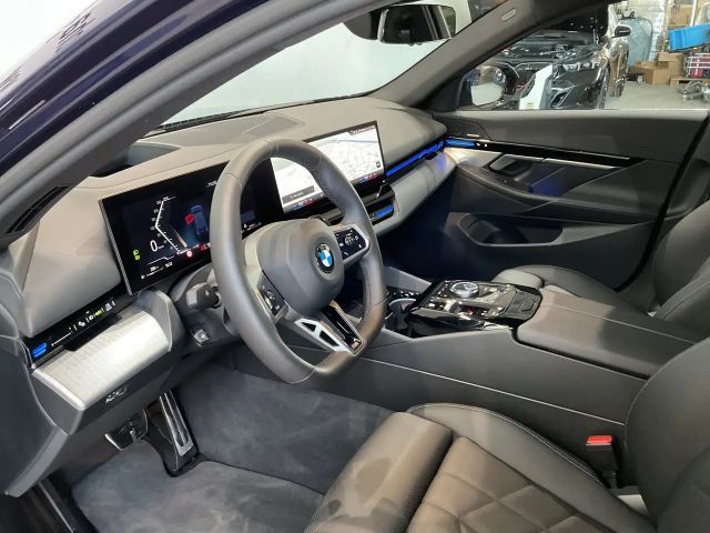 BMW 520 520i M-Sport Sedan