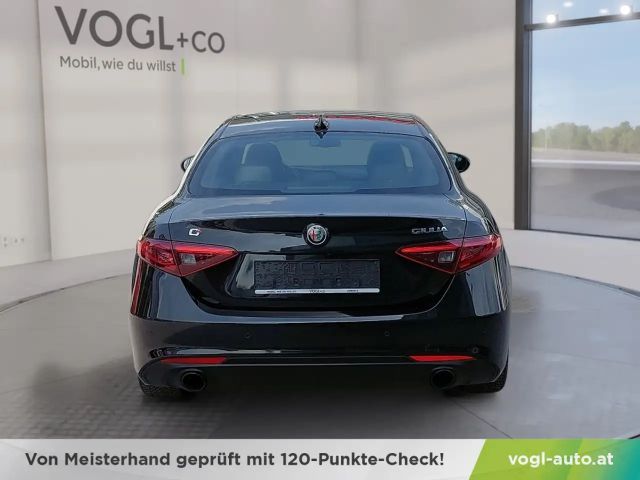 Alfa Romeo Giulia AT8 Q4 TI